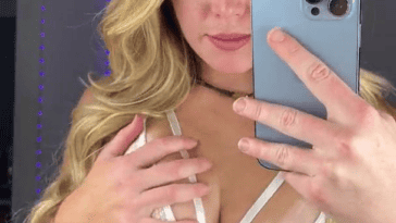 Grace Charis Lingerie Strip Selfie OnlyFans Video Leaked 3